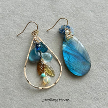 Load image into Gallery viewer, Blue flash labradorite earrings