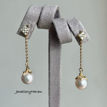 Cargar imagen en el visor de la galería, Japanese Akoya pearl earrings