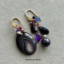 Carica l&#39;immagine nel visualizzatore di Gallery, Banded black agate asymmetrical earrings
