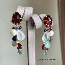 Laden Sie das Bild in den Galerie-Viewer, Moonstone, blue sapphires, labradorite clusters with garnet studs earrings