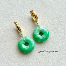 Laden Sie das Bild in den Galerie-Viewer, Certified Type A apple green jadeite coin earrings