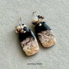 Charger l'image dans la galerie, Palm root agate earrings