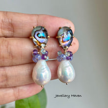 Charger l&#39;image dans la galerie, Edison pearl and abalone shell stud earrings