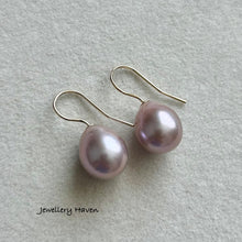 Load image into Gallery viewer, Minimalist lilac purple Edison pearl earrings