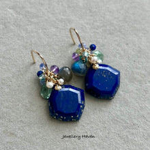 Laden Sie das Bild in den Galerie-Viewer, Lapis lazuli, labradorite, mint kyanite earrings