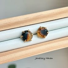 画像をギャラリービューアに読み込む, Montana agate studs with garnet and tourmaline earrings (detachable)