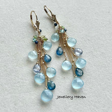 Laden Sie das Bild in den Galerie-Viewer, Aquamarine and blue sapphire tassel earrings