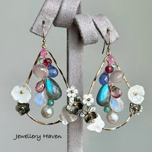 Laden Sie das Bild in den Galerie-Viewer, Blue flash labradorite and moonstone chandelier earrings.