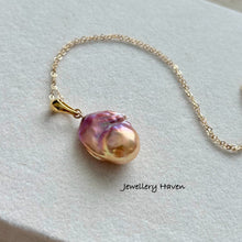 Cargar imagen en el visor de la galería, Metallic iridescent baroque pearl pendant necklace #1