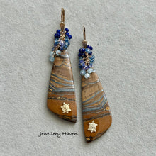 Cargar imagen en el visor de la galería, Tiger eye earrings (sea turtle theme)