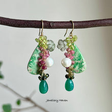 Laden Sie das Bild in den Galerie-Viewer, Variscite, green amethyst, tourmaline, pearl earrings