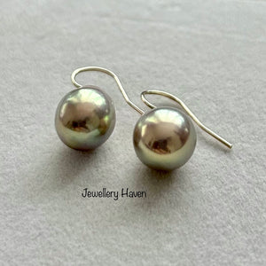 Chic metallic gold iridescent Edison pearl earrings (14k Gold filled)
