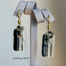 Load image into Gallery viewer, Banded agate cluster earrings