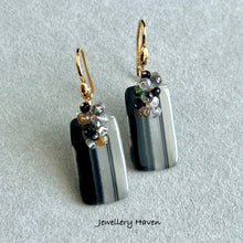 Load image into Gallery viewer, Banded agate cluster earrings