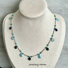 Laden Sie das Bild in den Galerie-Viewer, Aquamarine and iolite necklace