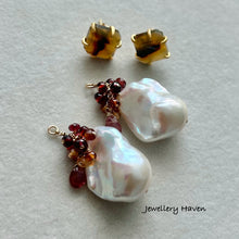 Load image into Gallery viewer, Montana agate with white iridescent baroque pearl earrings (detachable)