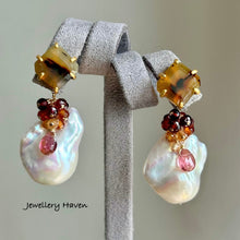 Load image into Gallery viewer, Montana agate with white iridescent baroque pearl earrings (detachable)