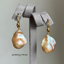 Load image into Gallery viewer, Baroque pearls with snake design hook earrings (detachable)