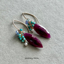 Laden Sie das Bild in den Galerie-Viewer, Ruby, turquoise earrings