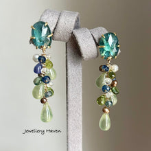 Cargar imagen en el visor de la galería, Prehnite, peridot clusters and teal moss kyanite studs earrings