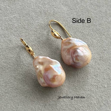 Load image into Gallery viewer, Baroque pearls with snake design hook earrings (detachable)