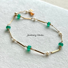 Load image into Gallery viewer, Green onyx and pearl bracelet 14k gold filled