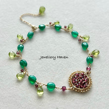 Cargar imagen en el visor de la galería, Garnet weave and green onyx bracelet