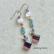 Laden Sie das Bild in den Galerie-Viewer, Rainbow fluorite, kyanite and moonstone earrings