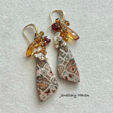 Load image into Gallery viewer, Druzy palm root agate earrings