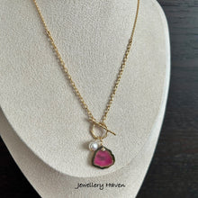 Carica l&#39;immagine nel visualizzatore di Gallery, Watermelon tourmaline slice toggle necklace