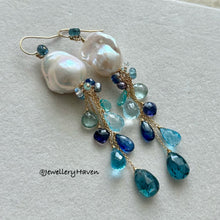 Charger l&#39;image dans la galerie, Baroque pearl with blue gems cluster earrings