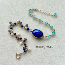 Laden Sie das Bild in den Galerie-Viewer, Lapis lazuli and apatite bracelet