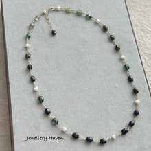 Load image into Gallery viewer, Green tourmaline and pearl necklace