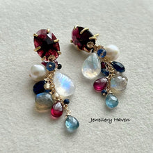 Laden Sie das Bild in den Galerie-Viewer, Moonstone, blue sapphires, labradorite clusters with garnet studs earrings