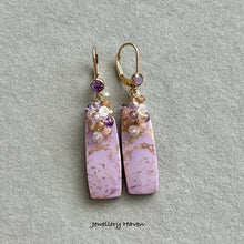Laden Sie das Bild in den Galerie-Viewer, Phosphosiderite, moonstone, pink amethyst earrings