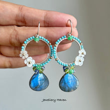 Laden Sie das Bild in den Galerie-Viewer, Labradorite, turquoise chandelier earrings (925 silver)