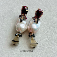 Load image into Gallery viewer, White baroque pearls with garnet studs earrings