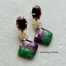 Cargar imagen en el visor de la galería, Ruby zoisite with garnet studs earrings