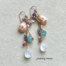 Laden Sie das Bild in den Galerie-Viewer, Pink natrolite, aquamarine and moonstone earrings