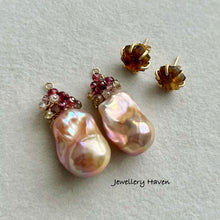 Load image into Gallery viewer, Montana agate with metallic iridescent baroque pearl earrings (detachable)