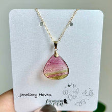 画像をギャラリービューアに読み込む, Rare pink and green multi banded tourmaline slice necklace