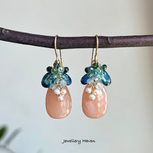 Carica l'immagine nel visualizzatore di Gallery, Peach moonstone, green tourmaline, blue kyanite earrings