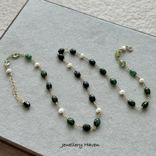 Load image into Gallery viewer, Green tourmaline and pearl necklace