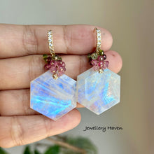 画像をギャラリービューアに読み込む, Blue flash moonstone and tourmaline earrings