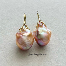 画像をギャラリービューアに読み込む, Metallic iridescent baroque pearl earrings #1