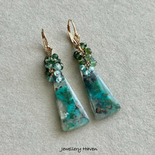 Charger l'image dans la galerie, Chrysocolla and copper in chalcedony earrings