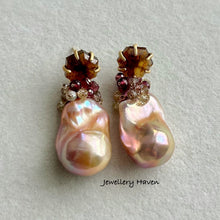 Load image into Gallery viewer, Montana agate with metallic iridescent baroque pearl earrings (detachable)