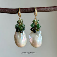 Load image into Gallery viewer, Green tourmaline and baroque pearl earrings
