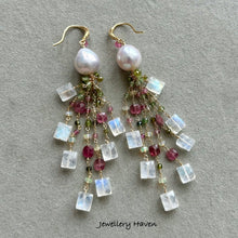 画像をギャラリービューアに読み込む, Edison pearl and moonstone gems tassels earrings