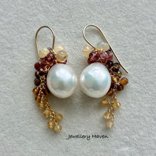 画像をギャラリービューアに読み込む, Iridescent white edison pearls earrings